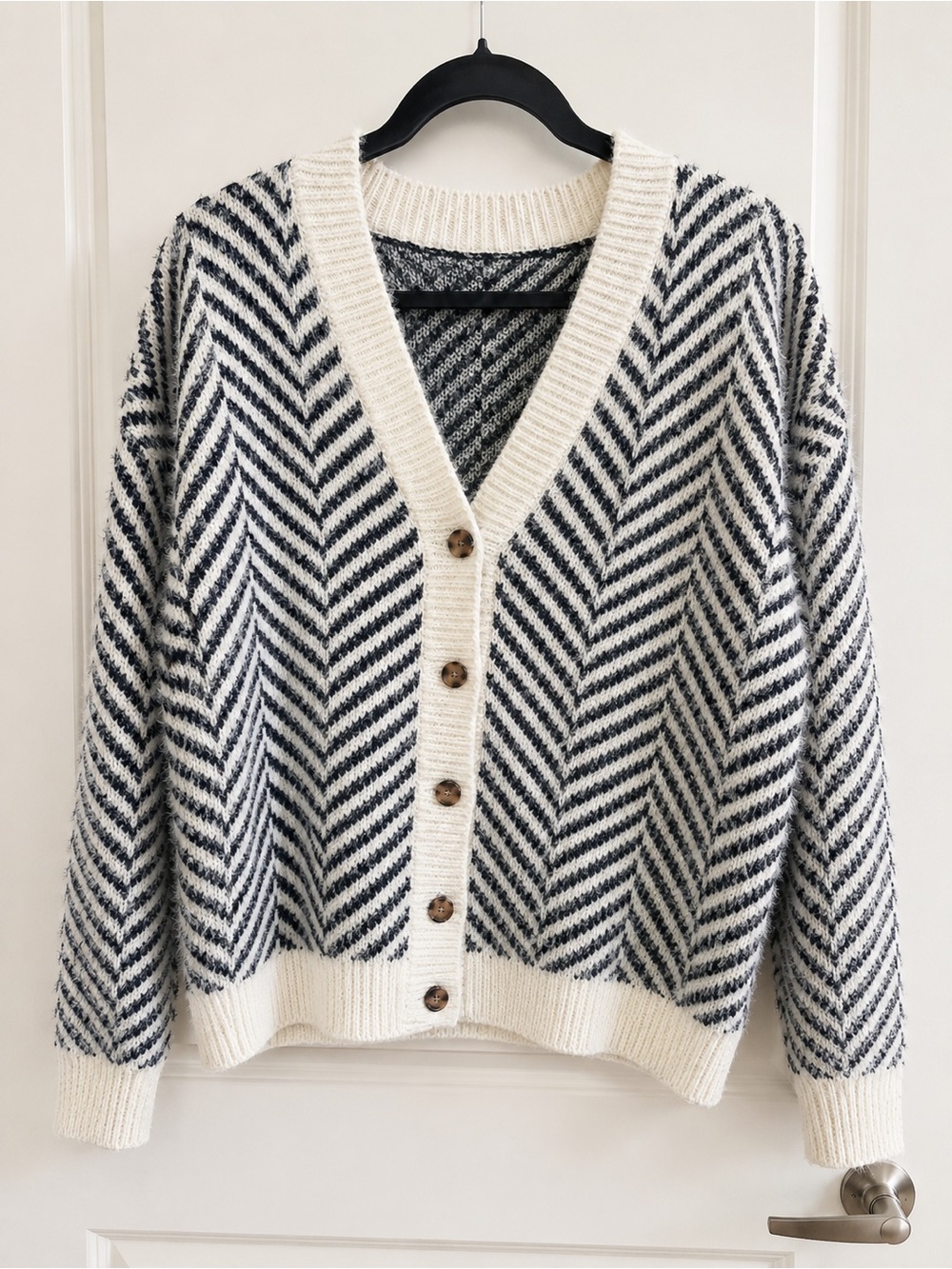 Women’s Cream Navy Chevron Knit Button Front Cardigan Sweater Size Small